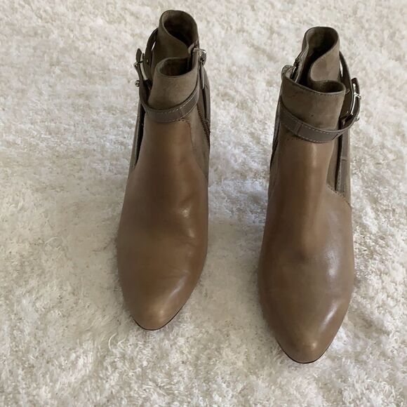 Coach tan booties size 6 - Picture 8 of 10